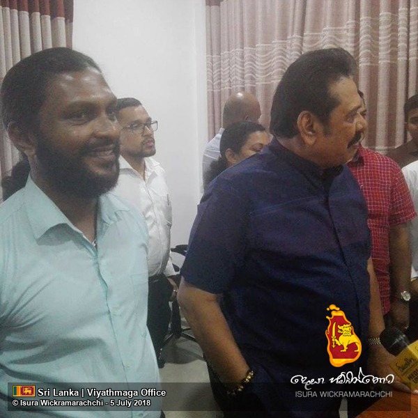 Discussions at the Viyathmaga Office with Hon. Mahinda Rajapaksa
