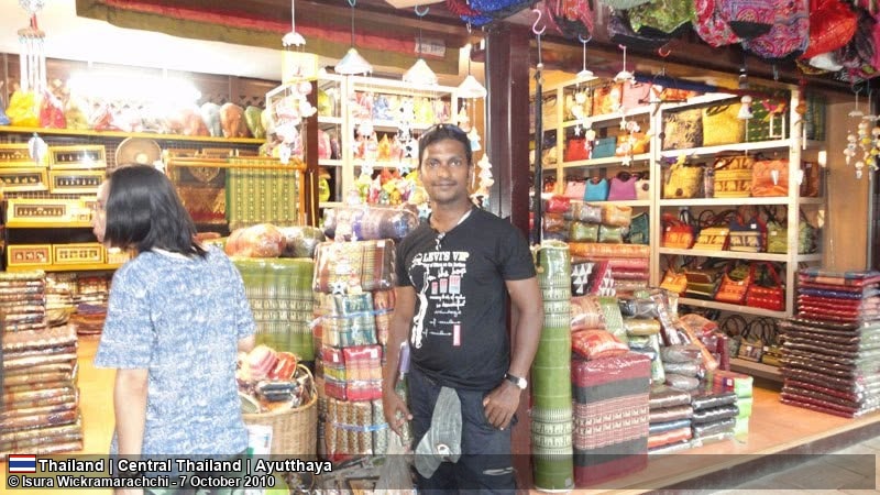 Visiting Ayothaya Floating Market